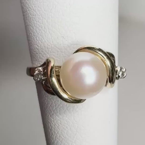 Akoya Japanese Cultured Pearl and Diamond Ring Solid 10k Gold size 4.5