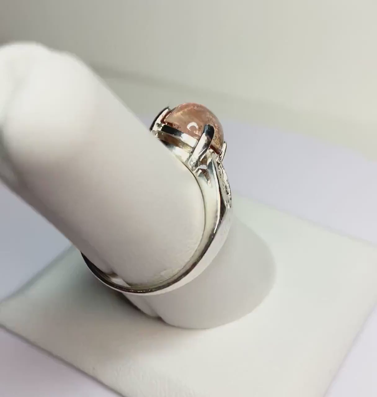 Oregon Sunstone round cabochon filigree band ring in sterling silver size 6.75